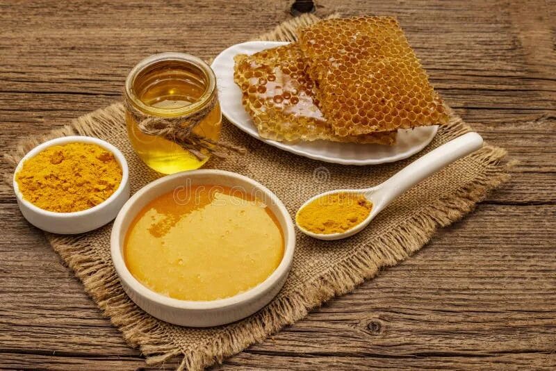 Мед с куркумой фото Spa Concept. Self Care with Honey and Turmeric. Natural Organic Cosmetics, Homem