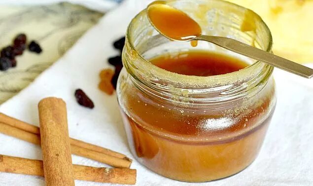 Мед с сахаром фото SIROP de TUSE din MIERE, SCORȚIȘOARĂ și LĂMÂIE Honey health benefits, Cinnamon b