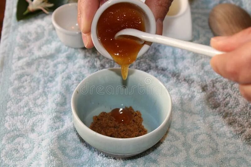 Мед с сахаром фото Homemade Hand Spa Treatment with Sugar and Honey Stock Photo - Image of honey, c