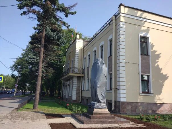 Мед соборная ул 2 фото Готовимся к празднику Напоминаем, что 1 сентября в 11.00 у здания муниципалитета