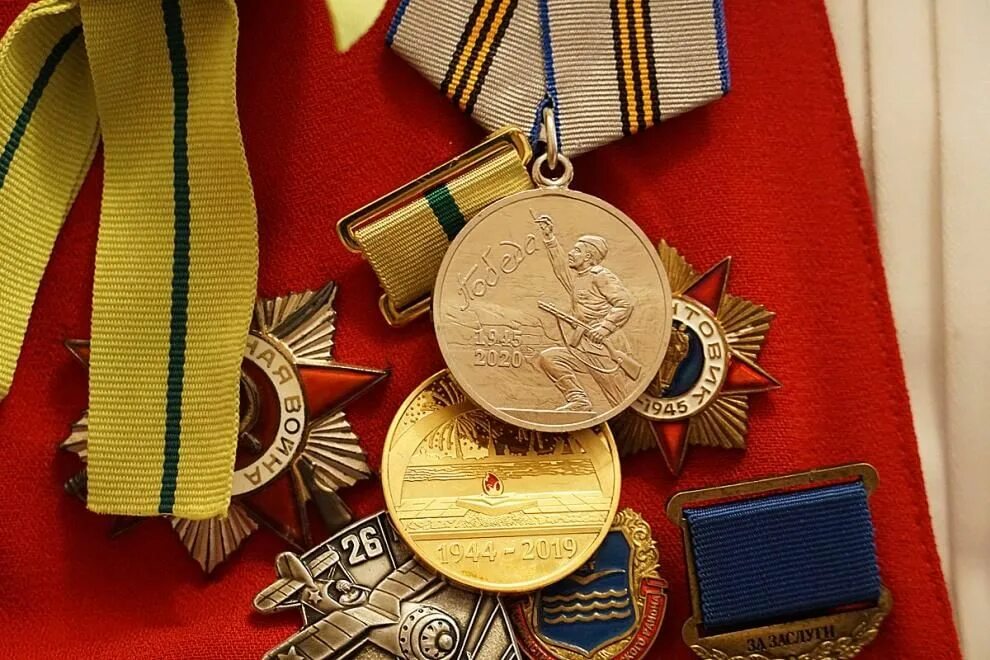 Медаль победа фото Медаль за бой, медаль за труд из одного металла льют" - литературная гостиная 20
