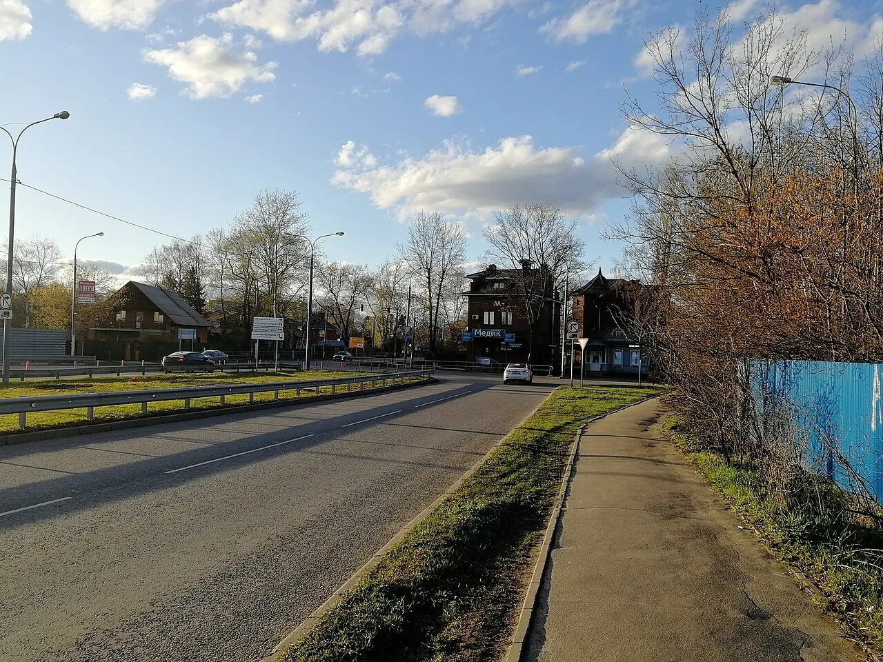Медик станционная ул 20 микрорайон болшево фото Файл:Stantsionnaya Street (Korolyov) 002.jpg - Википедия