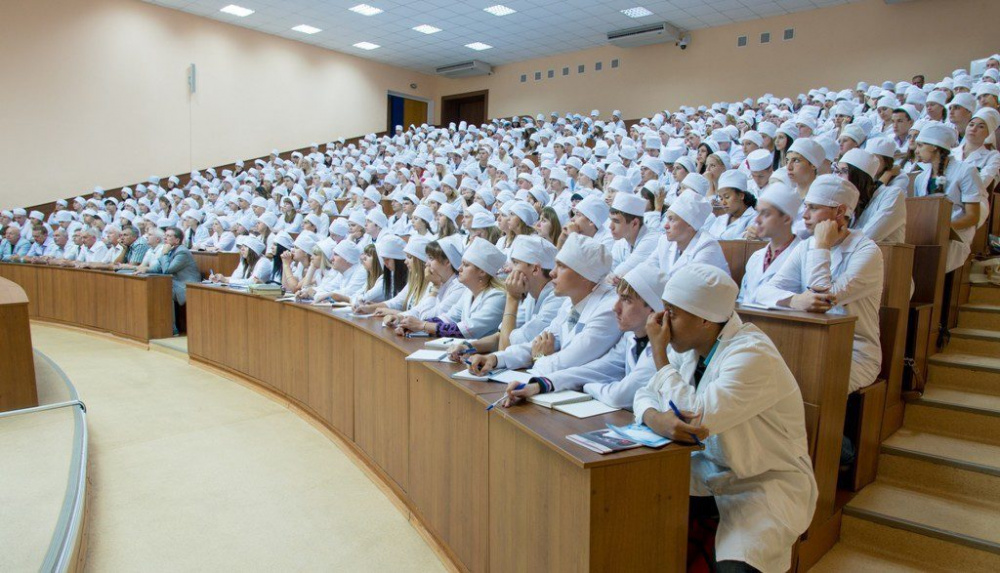 Медицинская академия фото Десять медвузов вошли в сотню лучших университетов России по версии Forbes - жур