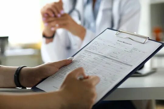 Медицинская документация фото Medical Consent Зображення - огляд 3,052 Стокові фото, векторні зображення й від