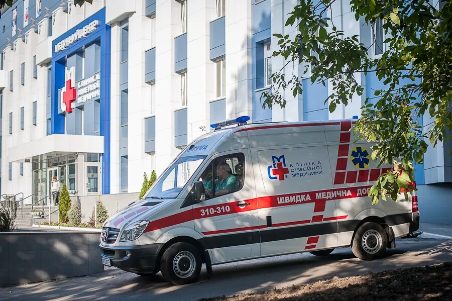 Медицинская помощь парковая ул 13а фото Служба швидкої та невідкладної медичної допомоги Клиника Семейной Медицины