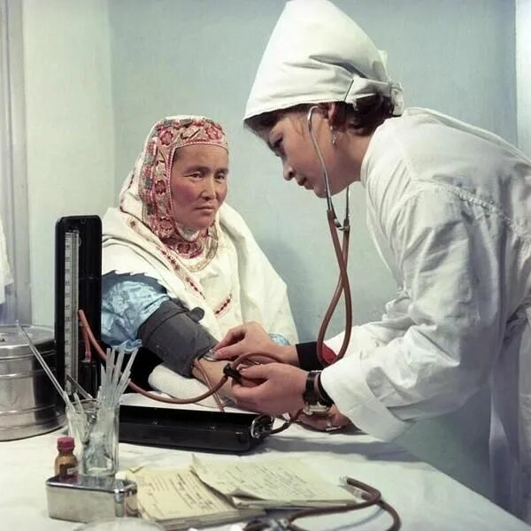 Медицинские фото ссср Fotos de la vida en la URSS Soviet art, Nursing cap, Ussr