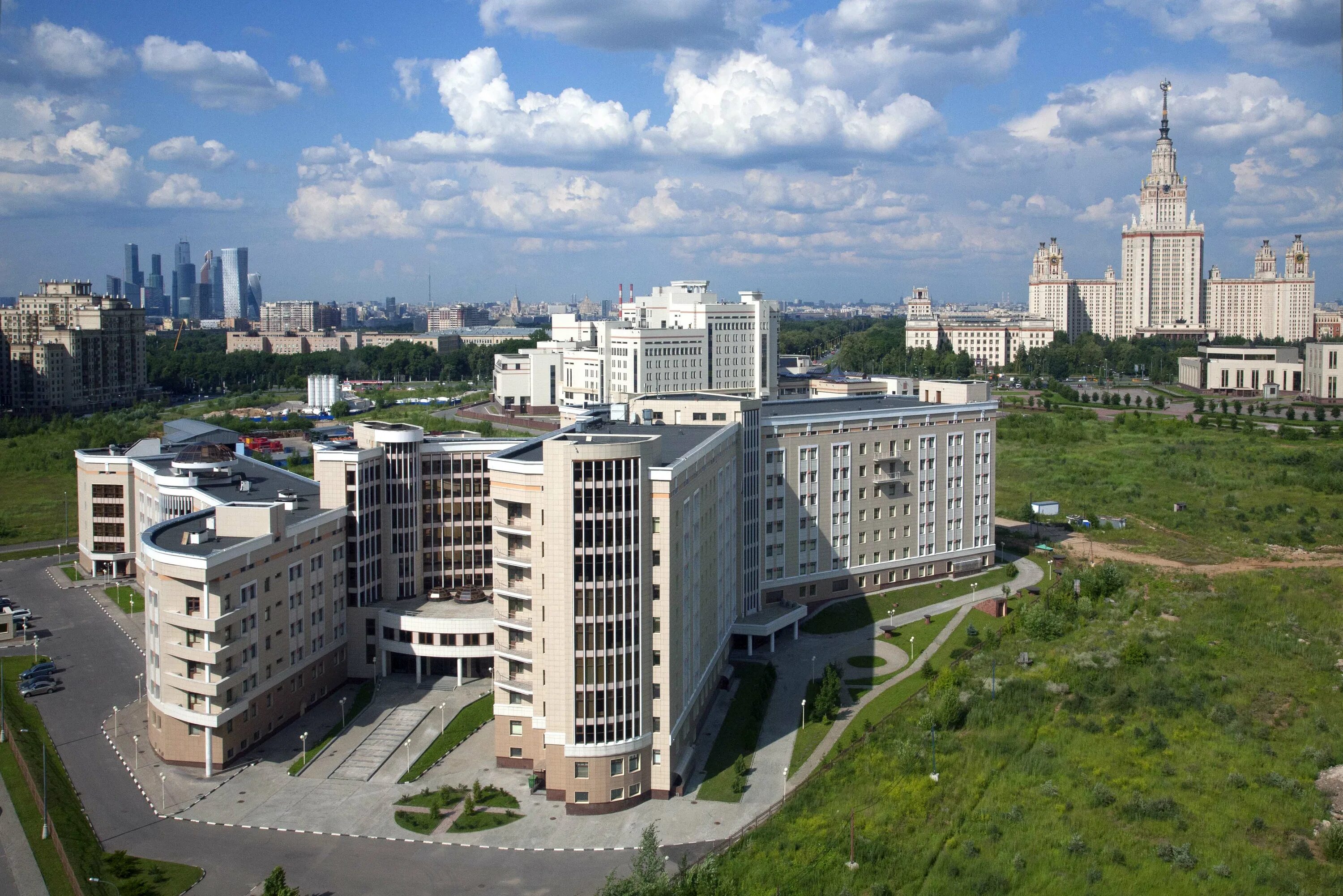 Медицинские исследовательские центры города москвы фото Photo: Lomonosov Moscow State University Clinic - Medical Research and Education