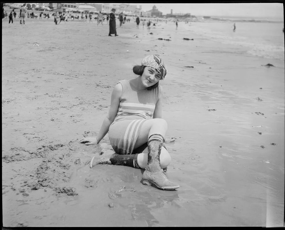 Медицинские женские пляжи 20 х годов фото Женская пляжная мода 1920-х годов