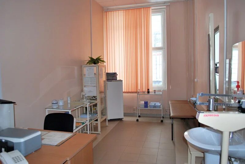 Медицинский кабинет в школе фото Почти в 40 процентах школ России не оборудованы медицинские кабинеты Почти в 40 