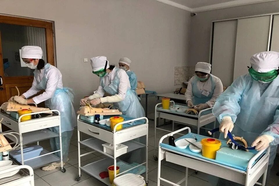 Медицинский колледж 1 фото СКМК в Ставрополе и Невинномысске первым запустит обучение "Лечебному делу" на б