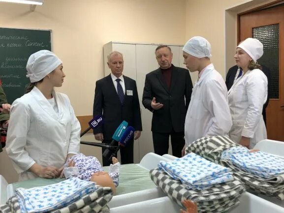 Медицинский колледж 2 санкт петербург фото А.Д. Беглов посетил с рабочим визитом Медицинский колледж № 2