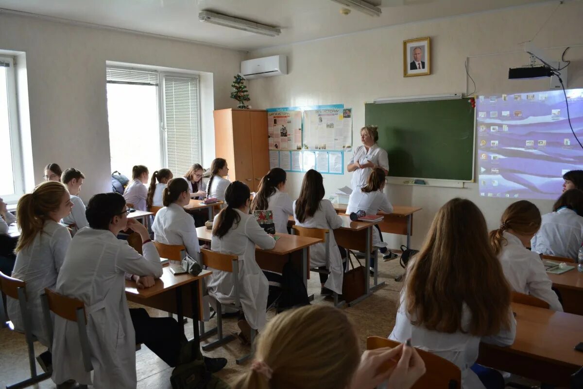 Медицинский колледж в анапе фото Будущие медики узнали о "4 ключах" - Новости больницы - ГБУЗ Городская больница 
