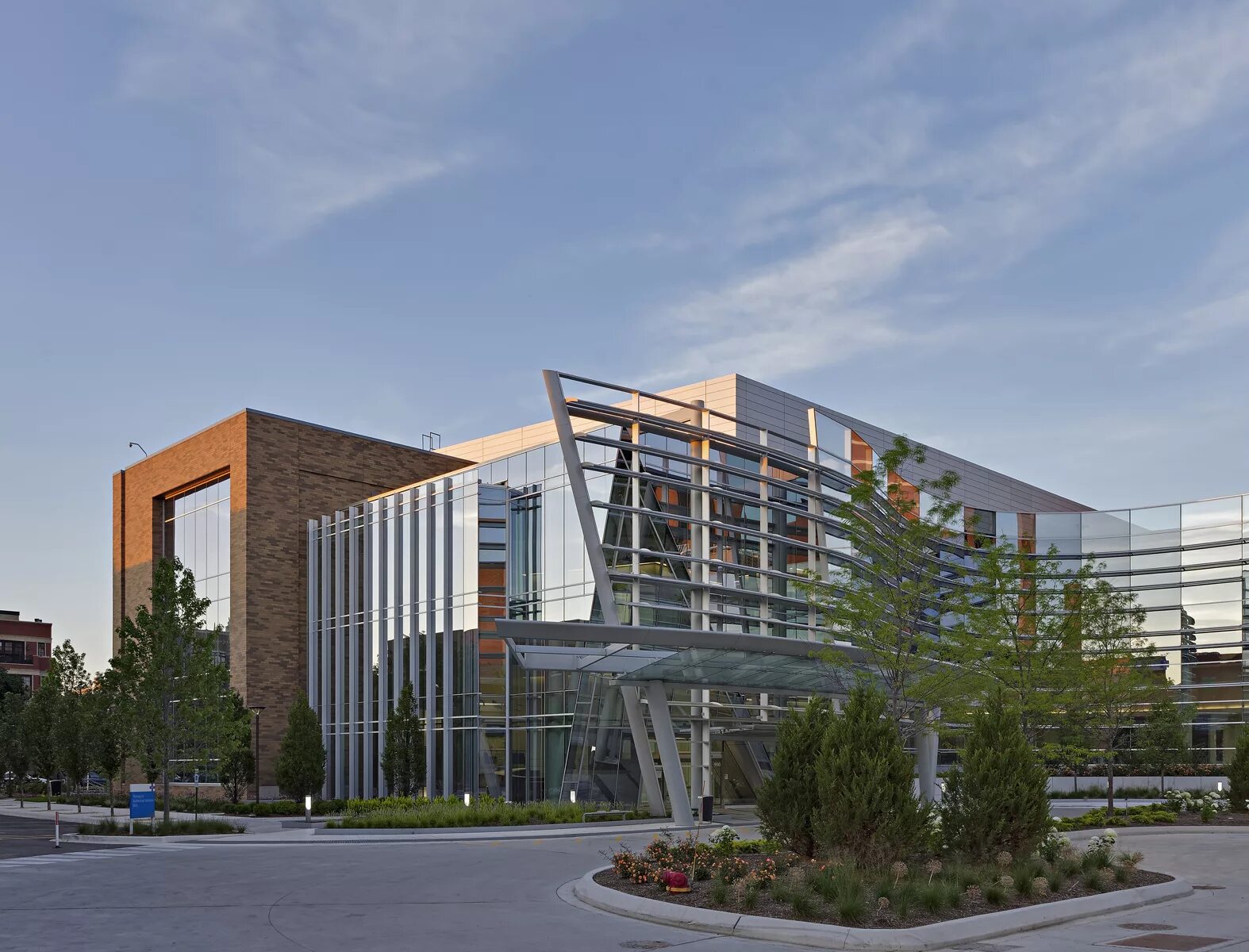 Медицинский центр фото здания Advocate Illinois Masonic Medical Center / SmithGroup ArchDaily