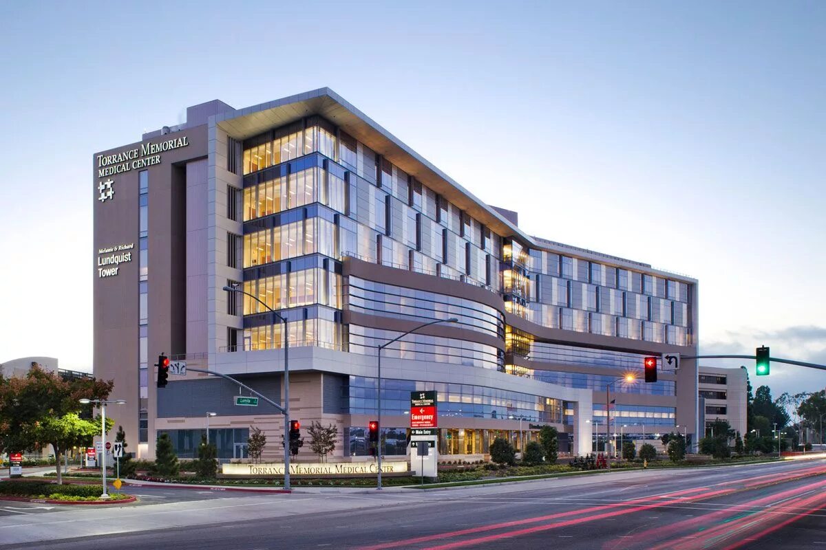 Медицинский центр фото здания Top 40 Healthcare Giants of 2015 - Interior Design Hospital design architecture,