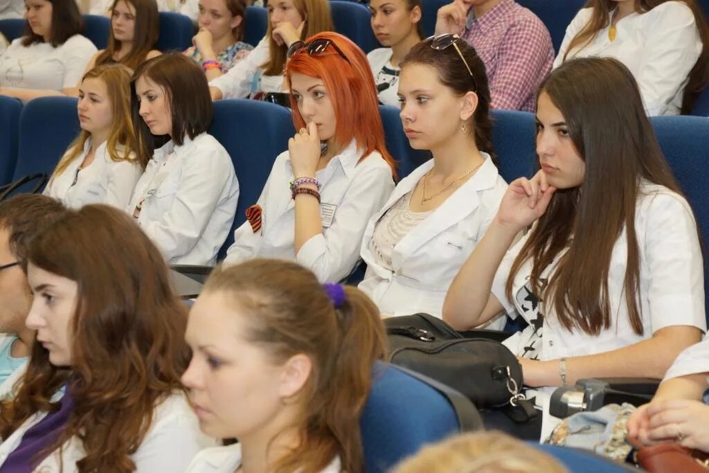 Медицинский университет краснодар фото Студенты КубГМУ встретились с настоятелем Свято-Екатерининского кафедрального со