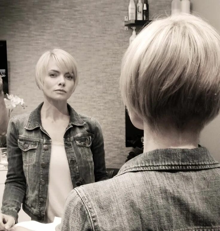 Медиум каре фото Jaime Pressly's new hair style... Dramatic hair, Short bob hairstyles, Hair make