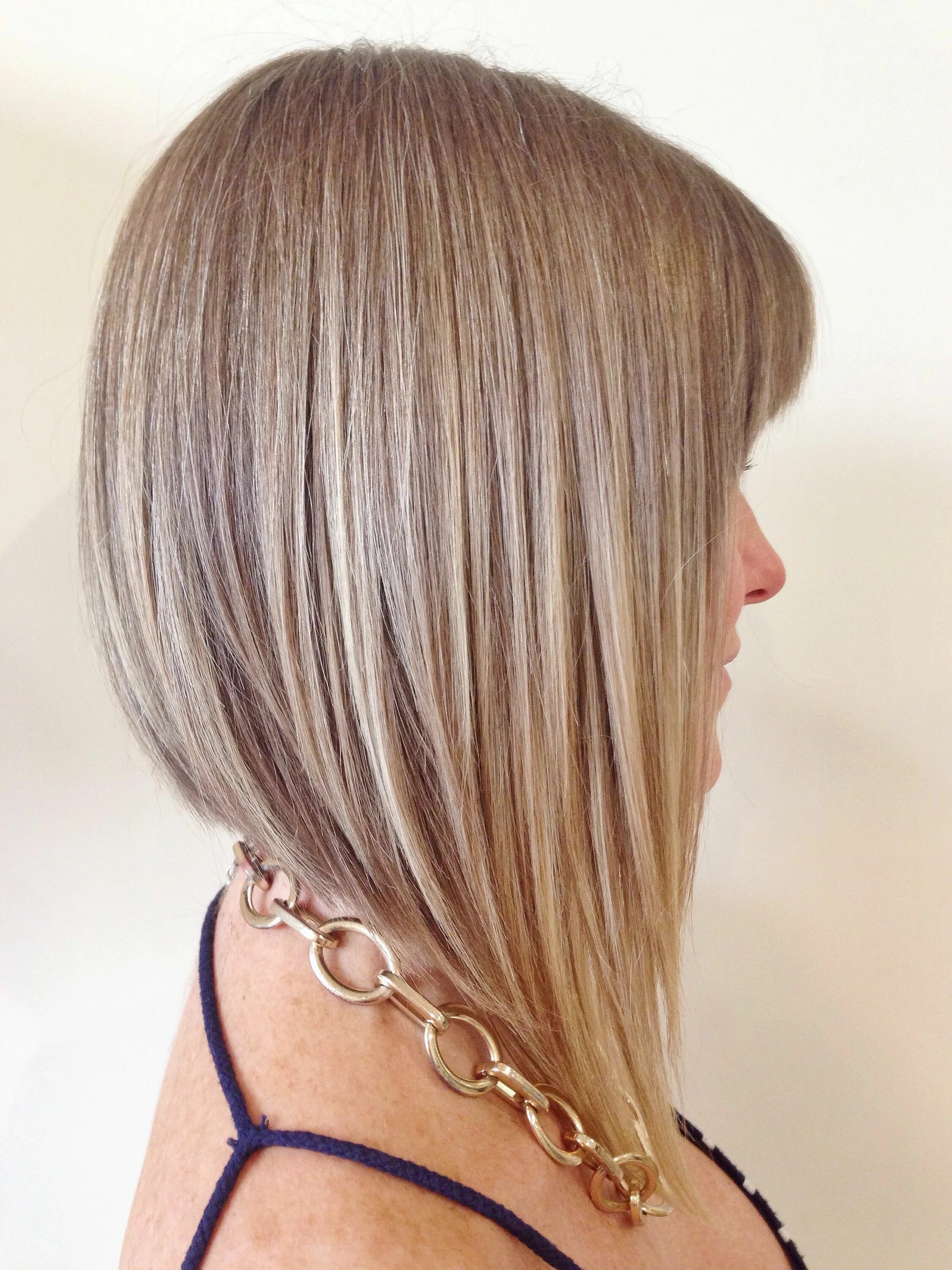 Медиум каре стрижка фото Long bob asymmetrical lob @shelleygregoryhair IG Hair styles, Hair cuts, Bob hai