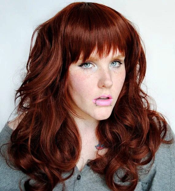 Медно коричневый цвет волос фото BOMBSHELL // Chocolate Brown // Wavy Long Layered Wig Etsy Long wavy hair, Prett