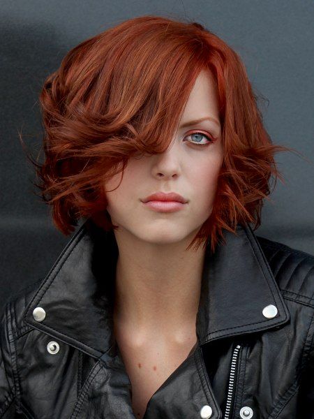 Медный цвет волос фото на короткие волосы Warm and soft hair styles and colors Cuts with layers and long bangs Frisur rote