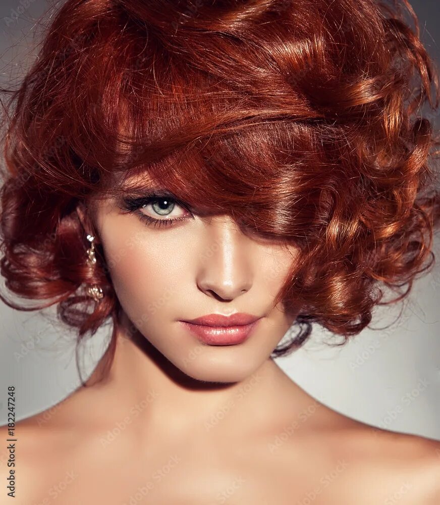 Медный цвет волос фото на короткие волосы Beautiful model girl with short red curly hair .Red head hairstyle . Care and be