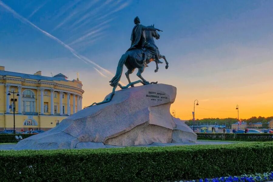 Медный всадник в санкт петербурге фото 18 августа 1782 года в Санкт-Петербурге торжественно открыт памятник Петру I ("М