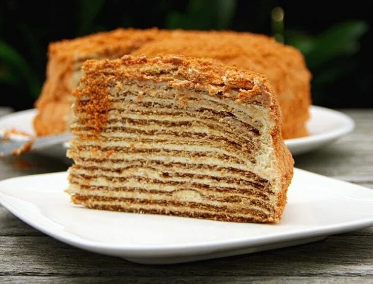 Медовик на сковороде с пошаговым фото Russian Honey Cake &dash; Griffin's Honey cake, Russian honey cake, Bake and sha