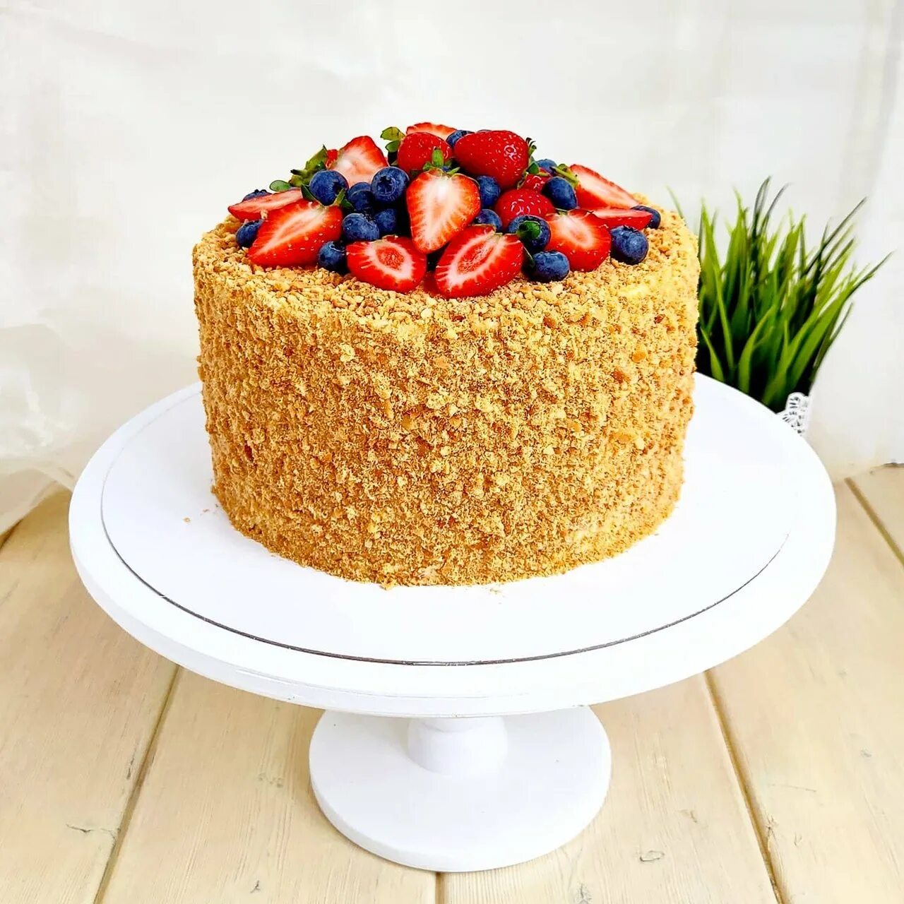 Медовик с ягодами фото Медовик Классический - Flowcake