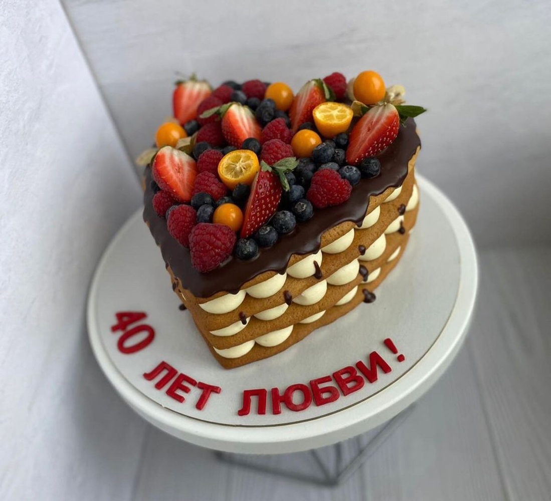Медовик сердце фото Медовик в форме сердца: Праздничное оформление Торты, конфеты, пироги iberia-res