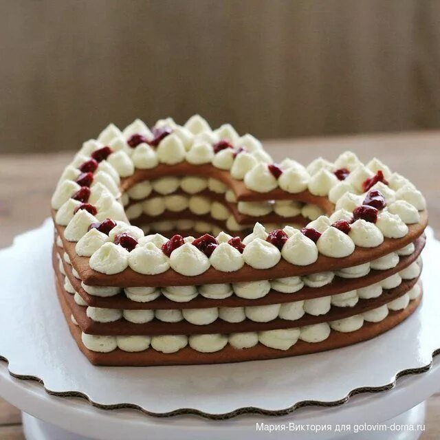 Медовик сердце фото Медовик с сырным кремом и клубничным конфитюром Вкусняшки, Рецепты тортов, Торт 