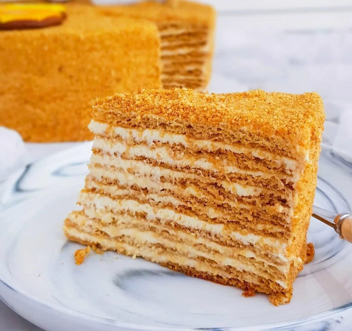 Медовик со сметанным фото Медовик со сливочным кремом - CoffeePapa.ru