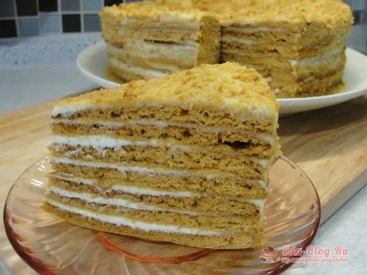 Медовик со сметаной фото Торт медовик со сметанным кремом: пошаговый рецепт с фото Receta