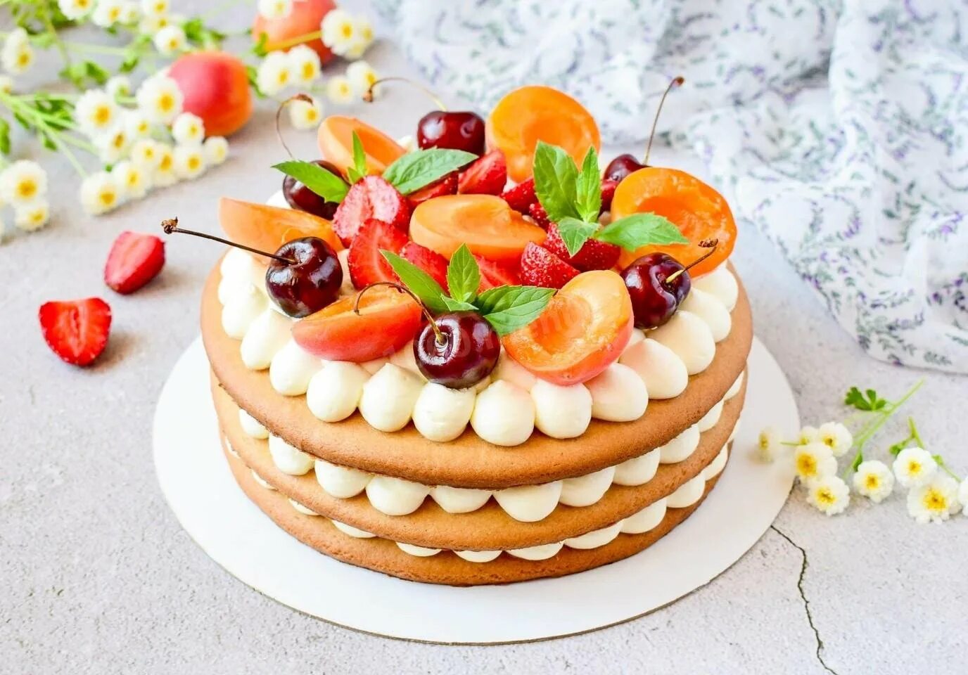 Медовые торты с кремом чиз фото Крем для торта с чиз eCookie.ru