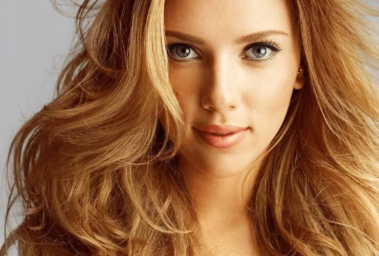 Медовые волосы фото 8 Sunny Golden Blonde Hair Colors - Pump Up Your Beauty Strawberry blonde hair, 