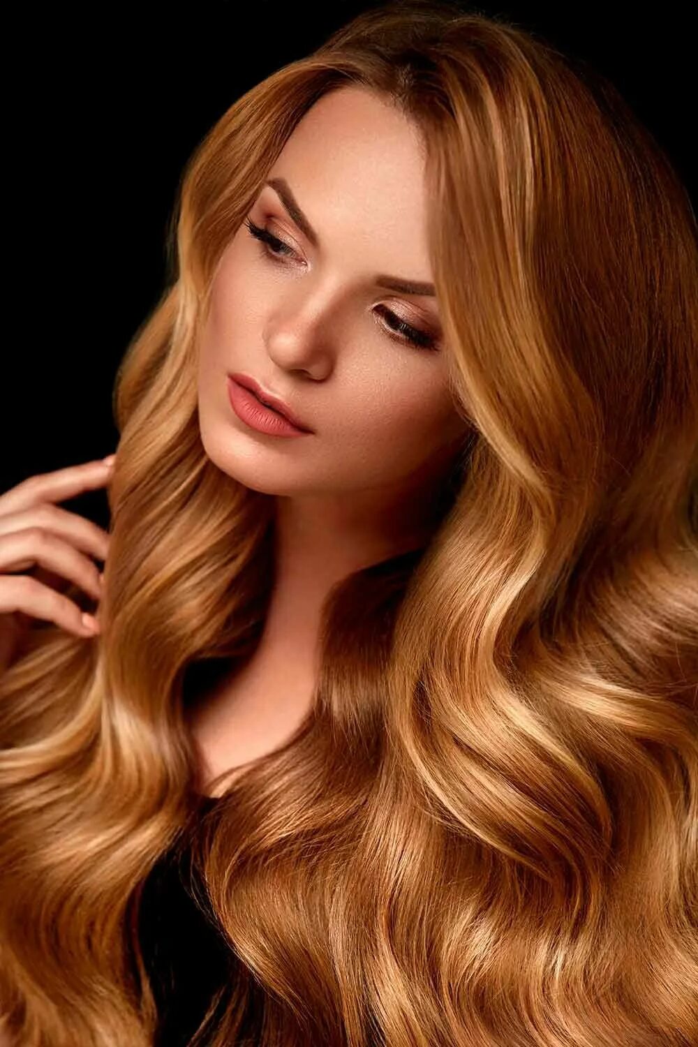 Медовые волосы фото Gentle And Rich Honey Blonde Hair Color To Add Some Sweet Shine To Your Locks Ho