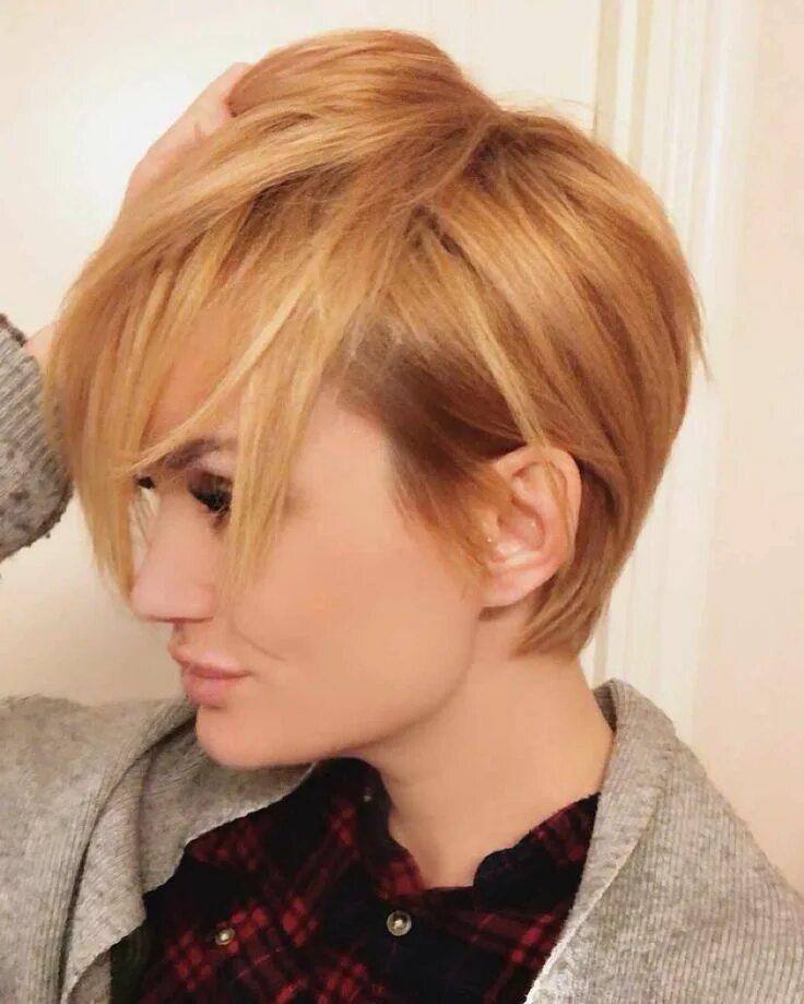 Медовый блонд фото на короткие волосы #Hair #hairstyle #shorthairstyles #shorthaircut #ShortHaircuts - Short Hairstyle