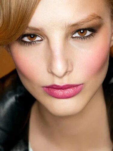 Медовый цвет глаз фото Pin van Heleen Slotboom op Beauty - Roze satijn, Make up en Satijn