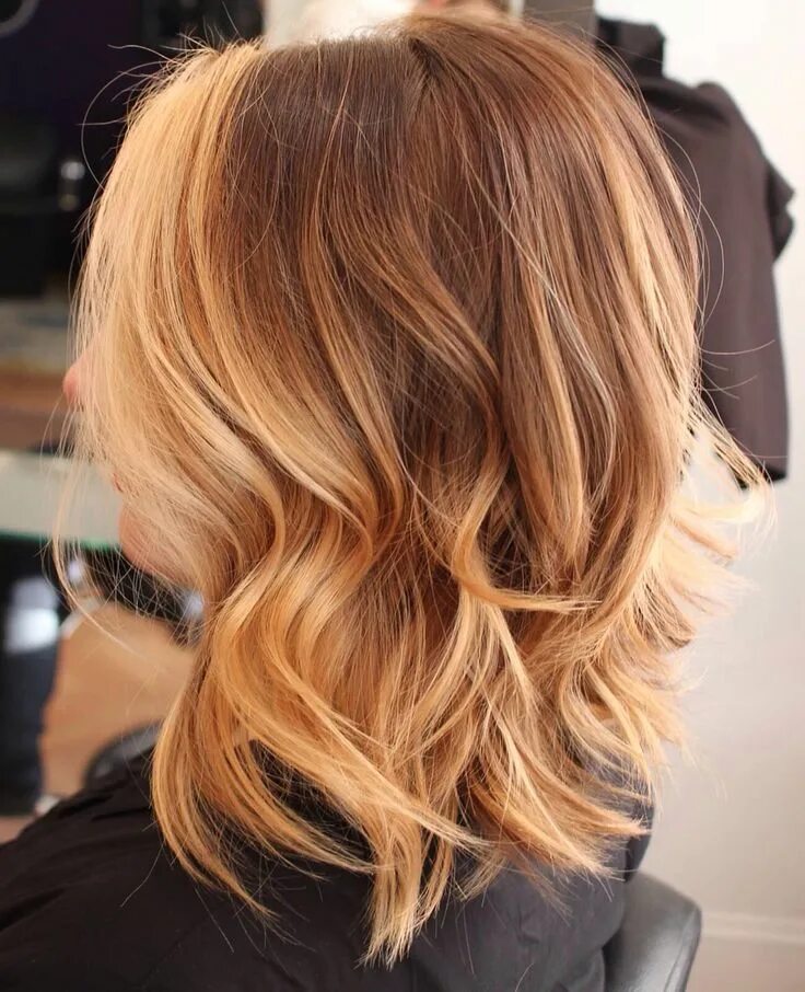 Медовый цвет на коротких волосах фото Balayage short blonde hair by stylist Renee Ombre hair blonde, Balayage hair, St