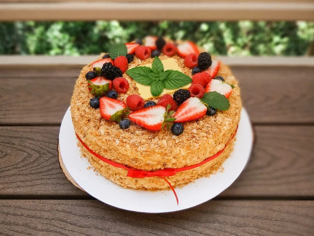 Медовый торт оформление Медовик с черносливом - 5 рецептов - 1000.menu