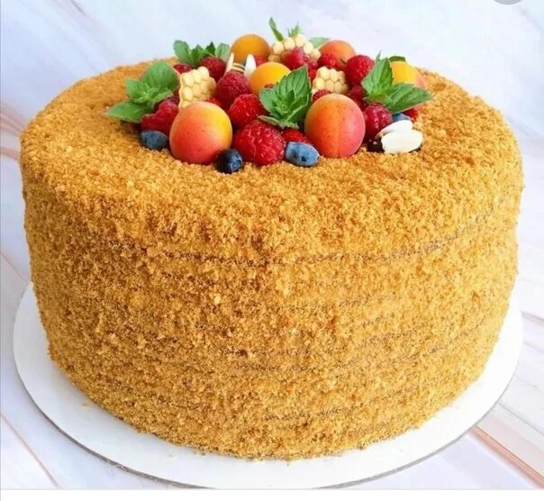 Медовый торт оформление Очень вкусные домашние тортики. Медовик сметанным кремом, сгущёнкой и сливочным 
