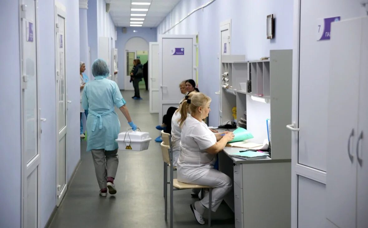 Медсестры боткинской больницы фото Половина расходов на лекарства от редких болезней пришлась на 10 регионов - РБК