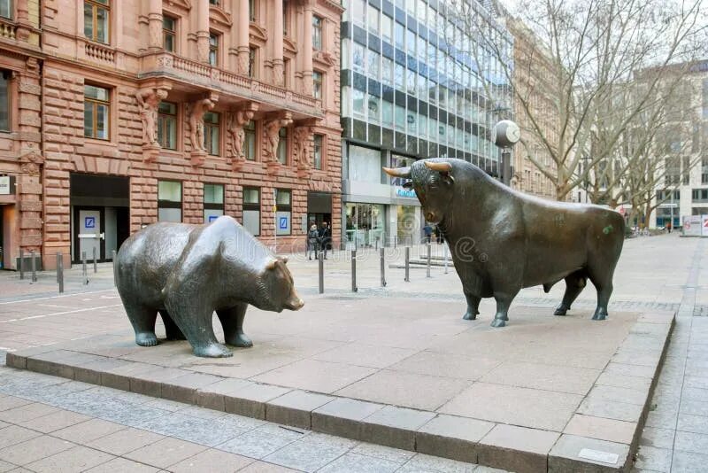 Медведь бык носовихинское ш 14а фото 153 "boerse" стоковые фото - бесплатные и стоковые фото RF от Dreamstime