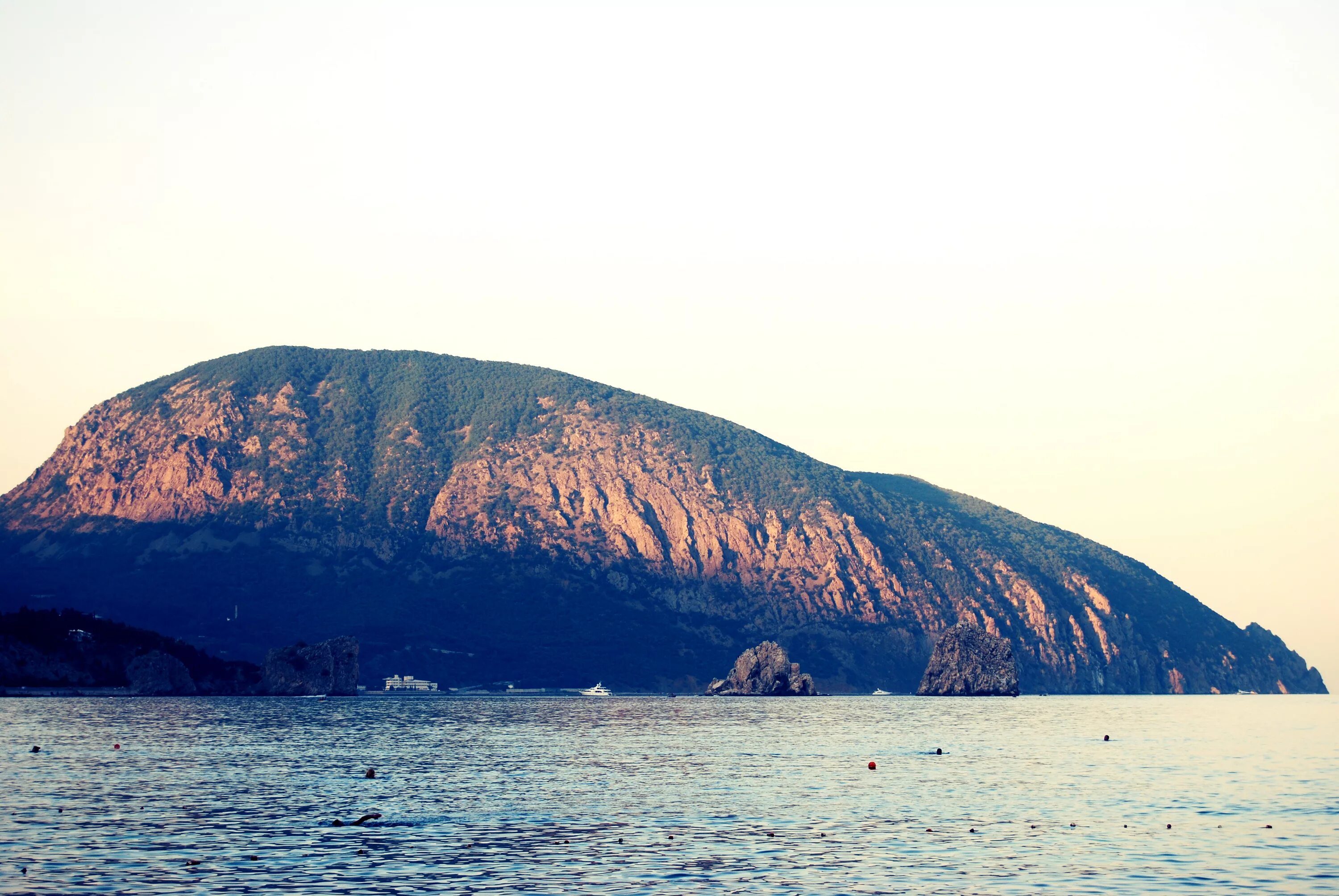 Медведь гора фото Download wallpaper sea, the sky, rocks, mountain, Crimea, The black sea, section
