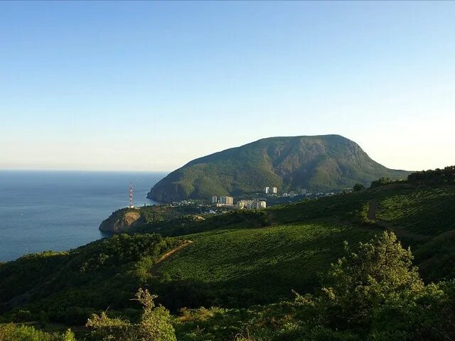 Медведь гора в крыму фото Крымская легенда о Медведь-горе