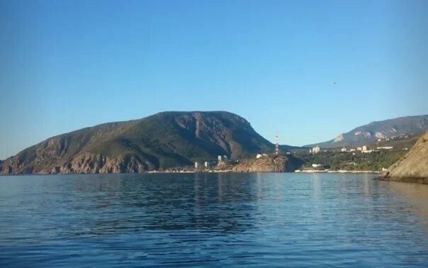 Медведь гора в крыму фото с ногами Медвежья гора история