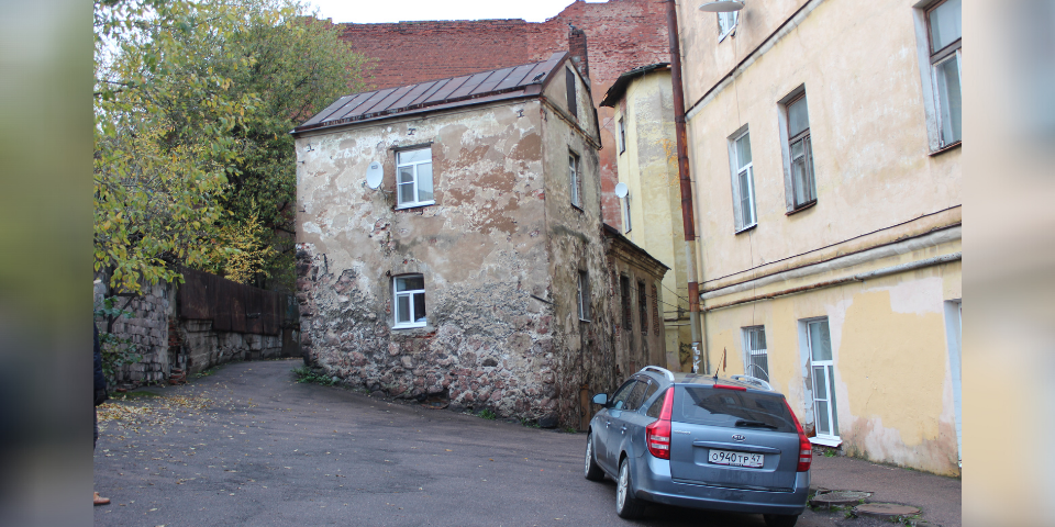 Медведь крепостная ул 6 выборг фото Дом горожанина (Крепостная, 13а)