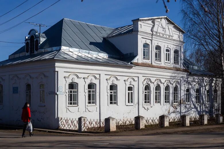 Медведь ул шилова 1 великий устюг фото В Великом Устюге отреставрировали здание усадьбы купца Захарова, в котором наход