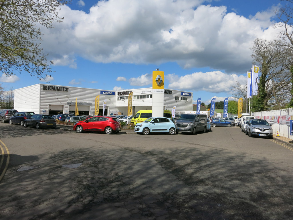Медведь зерновая ул 46 фото John Banks Renault and Dacia © Hugh Venables :: Geograph Britain and Ireland