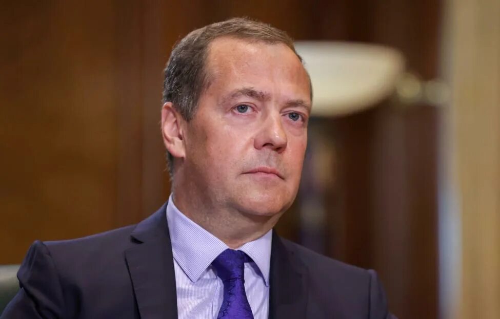 Медведев дмитрий анатольевич фото 2024 Медведев заявил, что РФ будет уничтожать военных НАТО в случае их появления на У