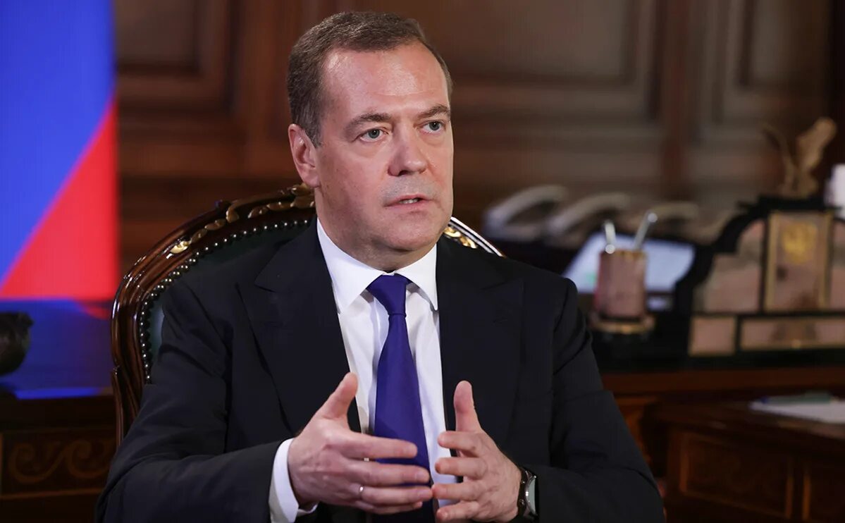 Медведев дмитрий анатольевич фото 2024 Медведев заявил о деградации и "кризисе жанра" в дипломатии - РБК