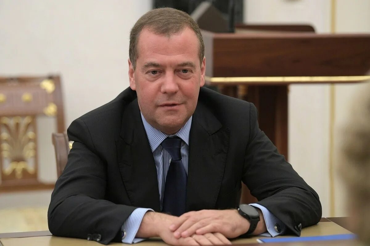 Медведев дмитрий анатольевич фото 2024 Медведев рассказал о причине смены своих либеральных взглядов - МК